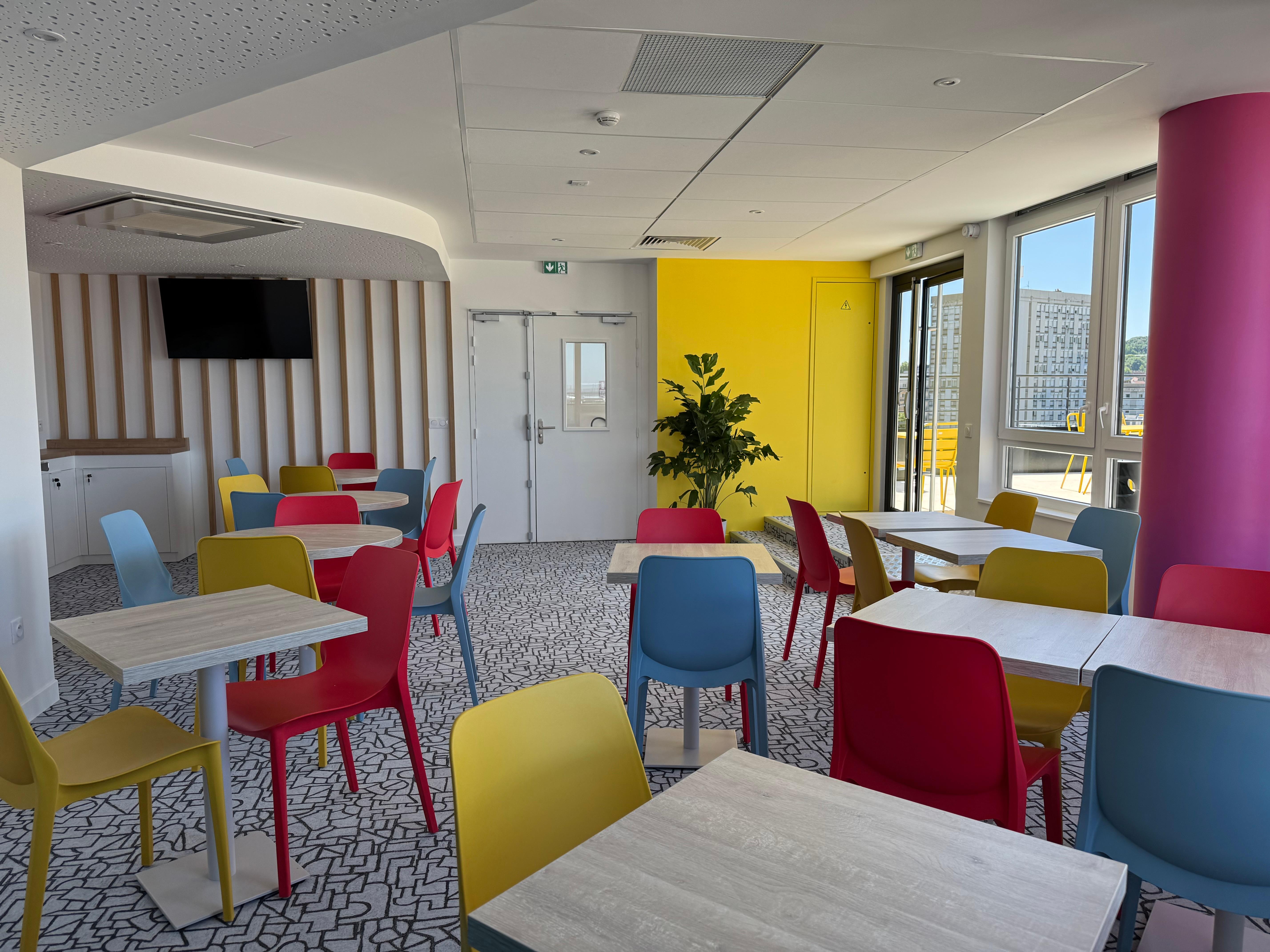 NANTERRE CITE INTERNATIONALE photo 3