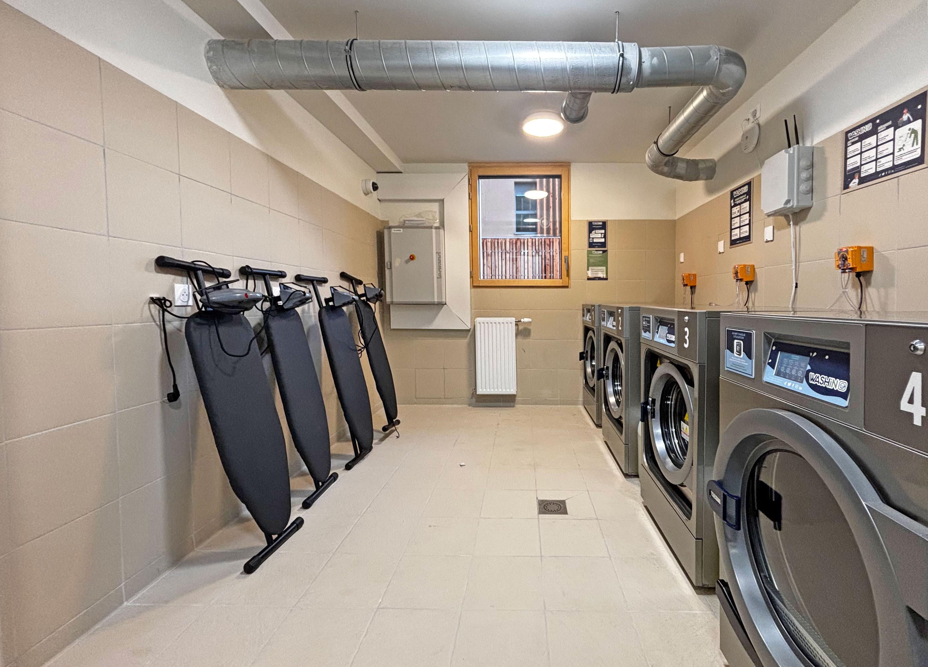 PANTIN STADE MONTBRAND photo 3