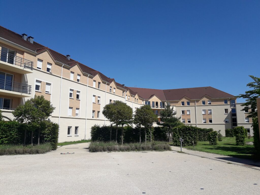 TWENTY CAMPUS CACHAN JACQUES RESTIGNAT